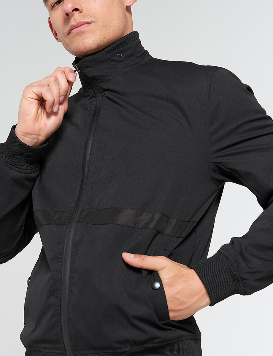 Chaqueta Nylon Cuello Alto