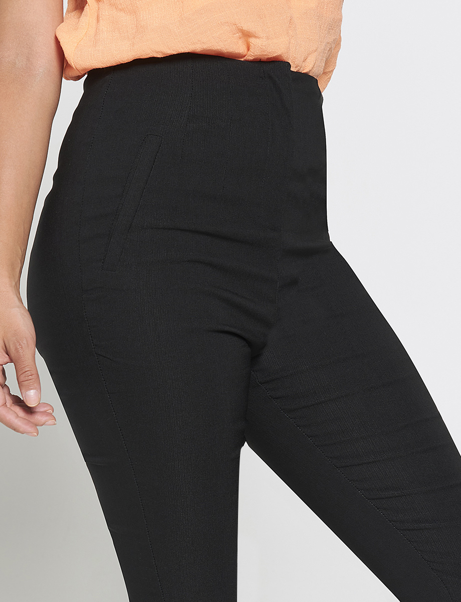 Pantalón Entallado Tiro Alto