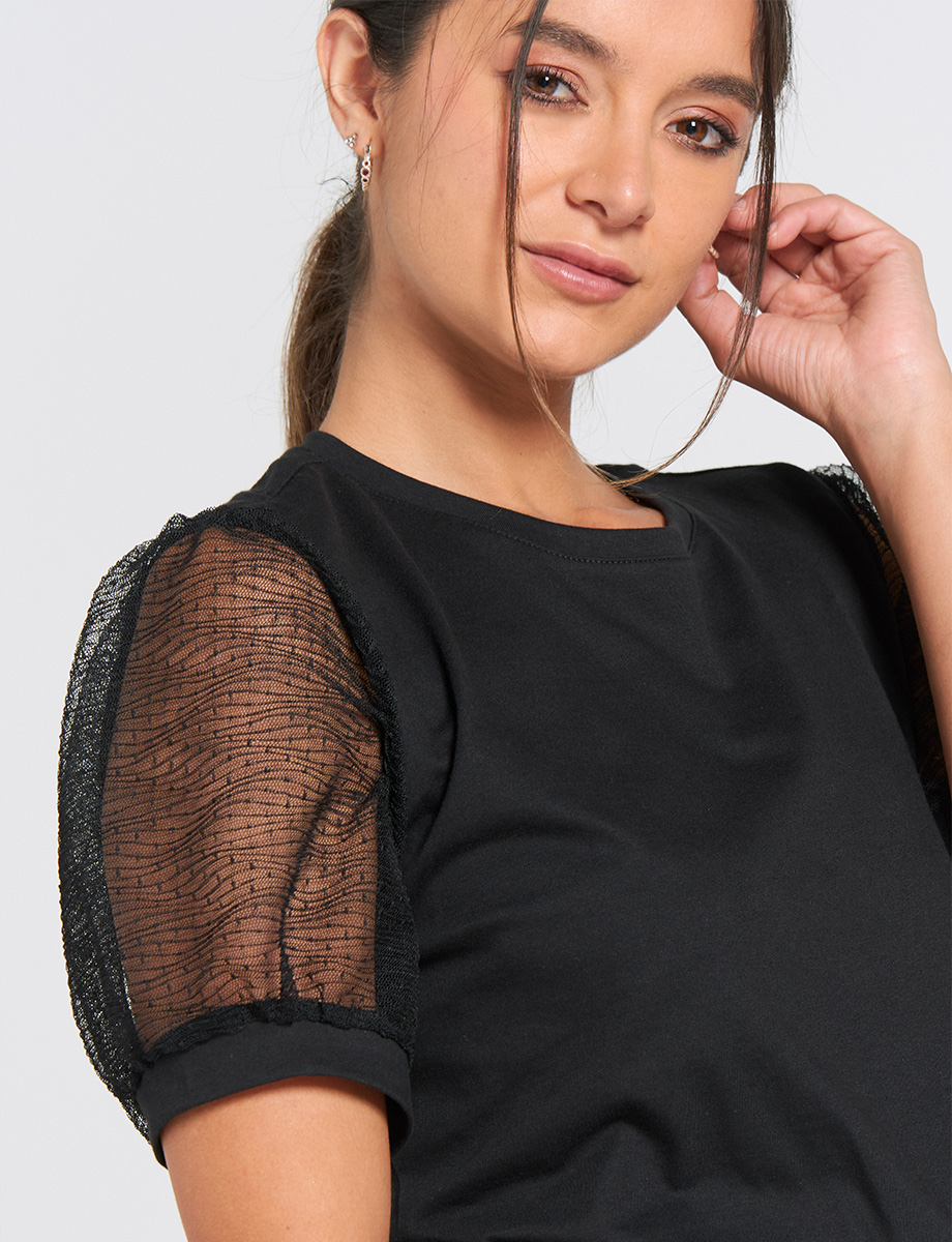 Camiseta Negrao con Manga Transparente