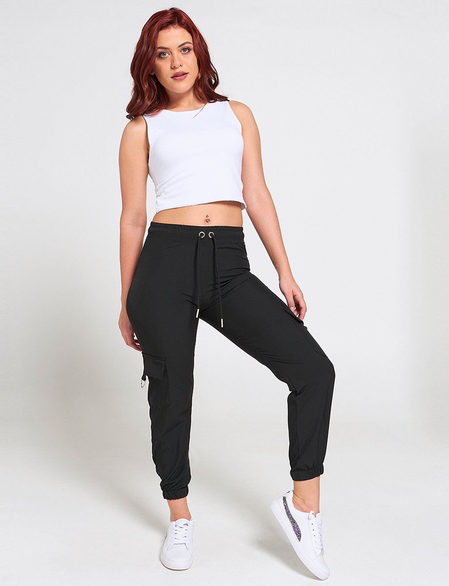Jogger con Bolsillos Cargo Negro