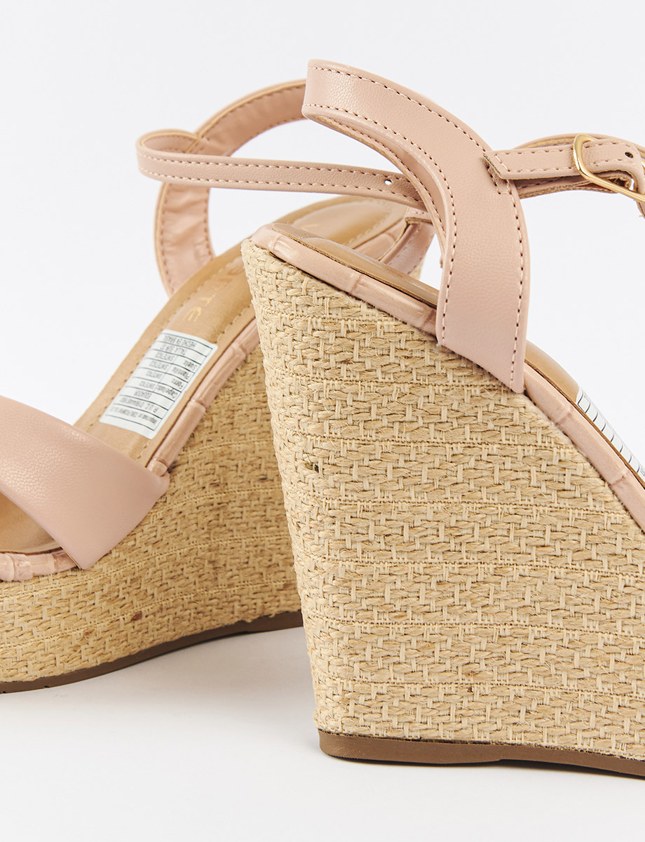 Sandalia Taco Magnolia Nude | Via Marte