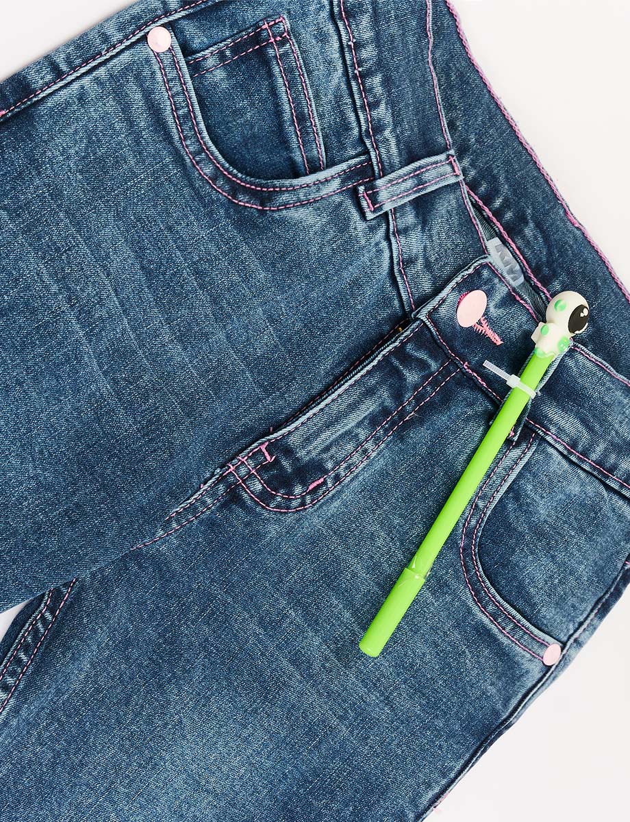 Jean con Desgaste Azul + Accesorio