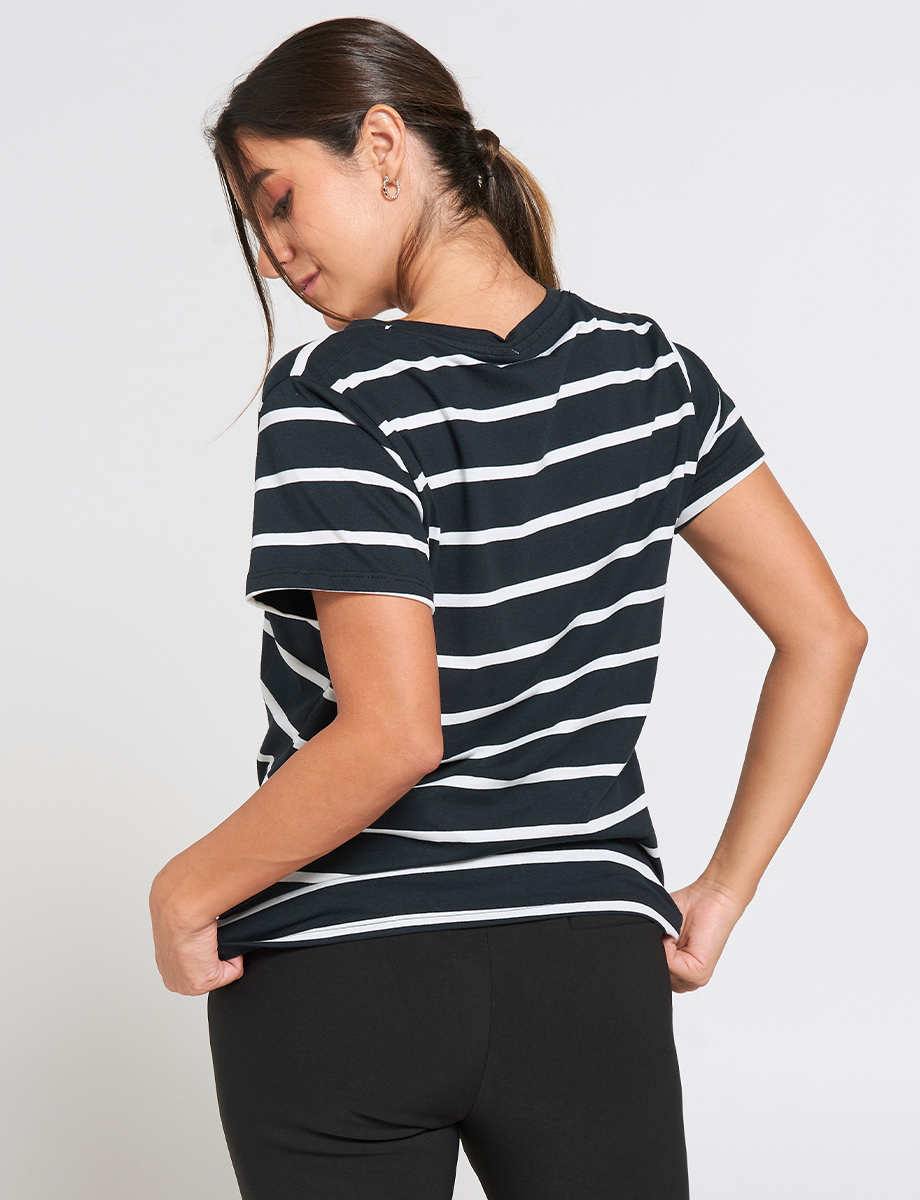 Camiseta a Rayas con Nudo
