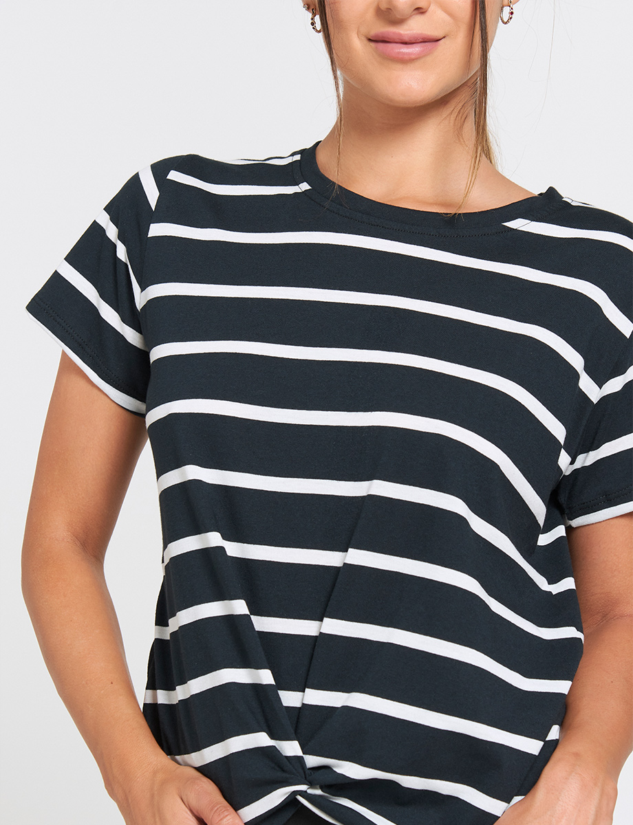 Camiseta a Rayas con Nudo