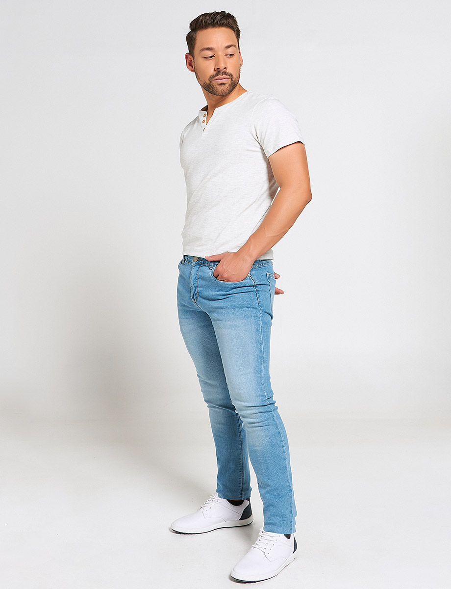 Jean Slim con Lavados Azul claro