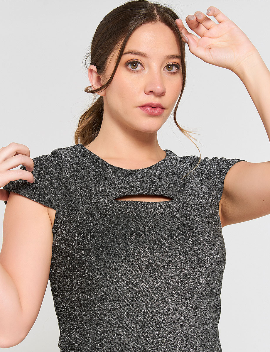 Vestido Brillos con Abertura en Pecho