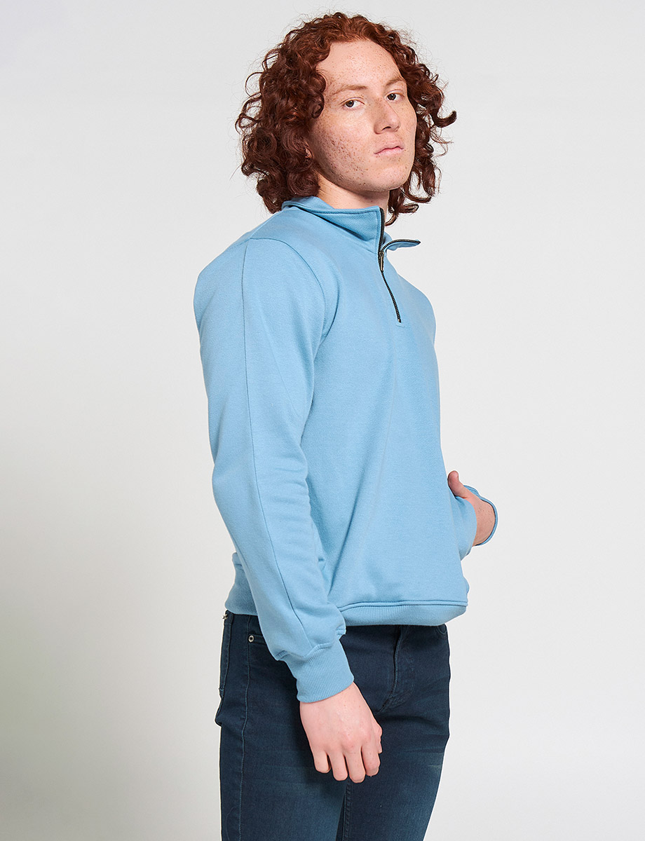 Buzo Cuello Alto Celeste