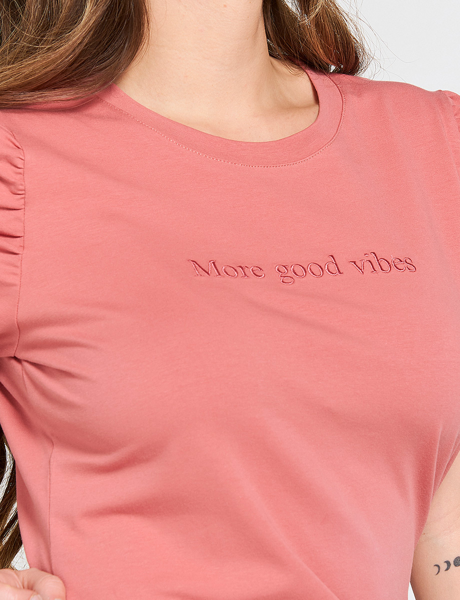 Camiseta Good Vibes Manga con Encarrujado