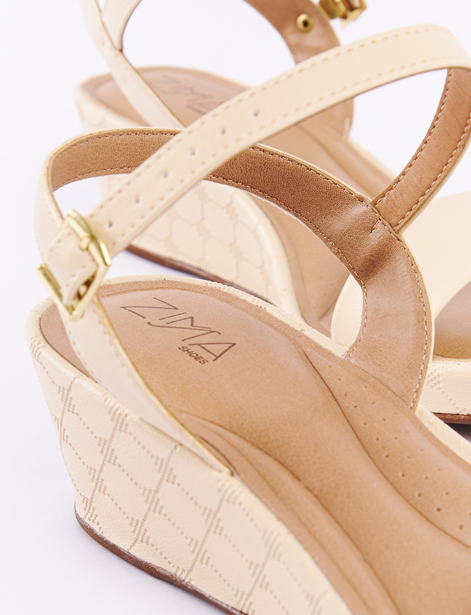 Sandalia Flat Crema Taco Magnolia