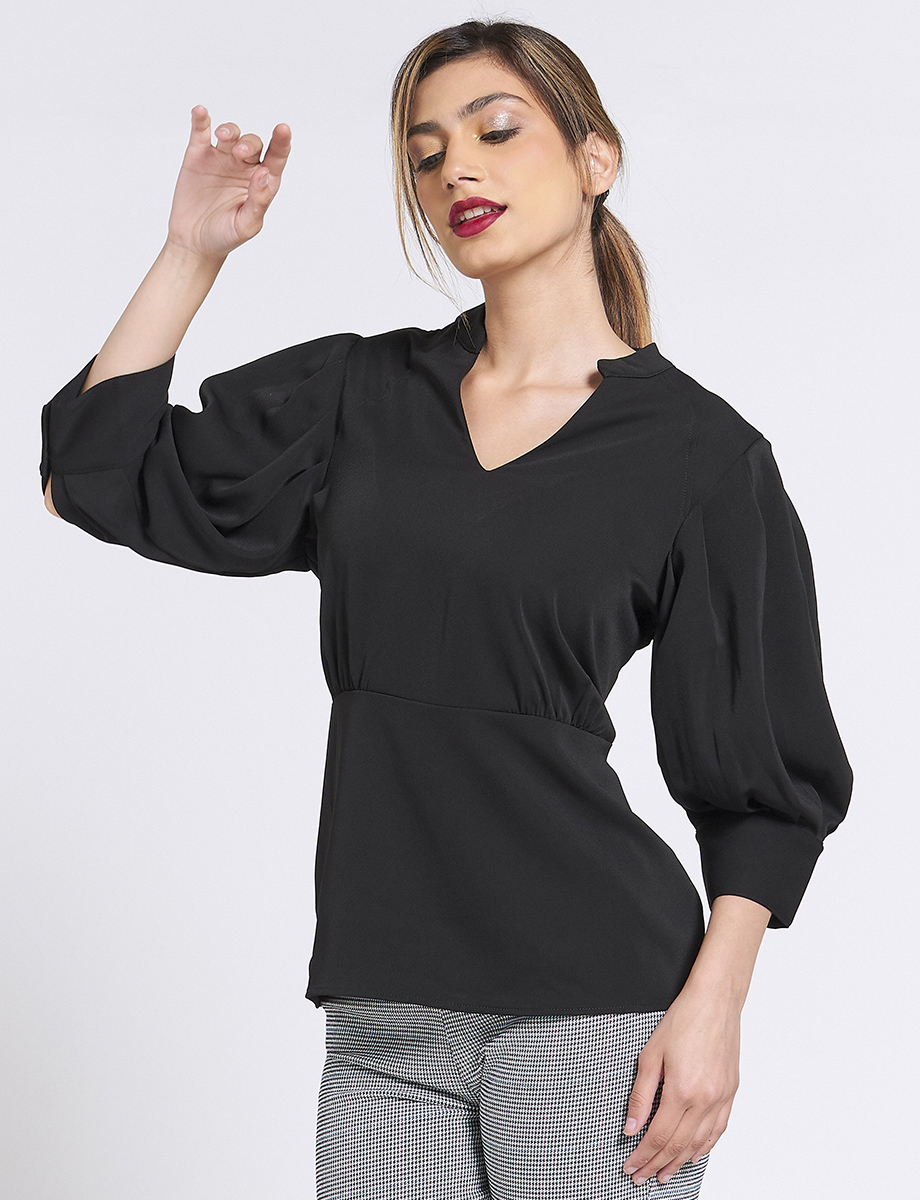 Blusa Clásica Negra Manga 3/4