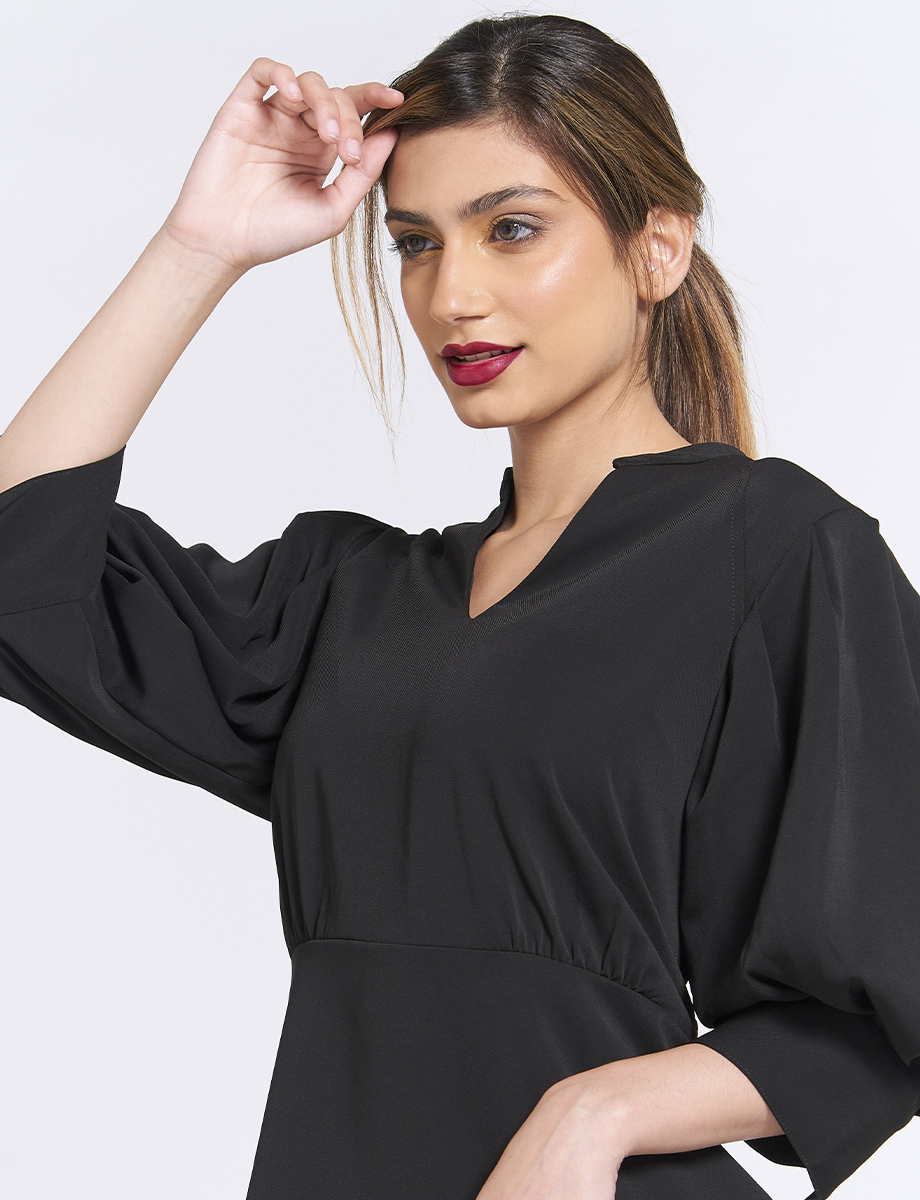 Blusa Clásica Negra Manga 3/4