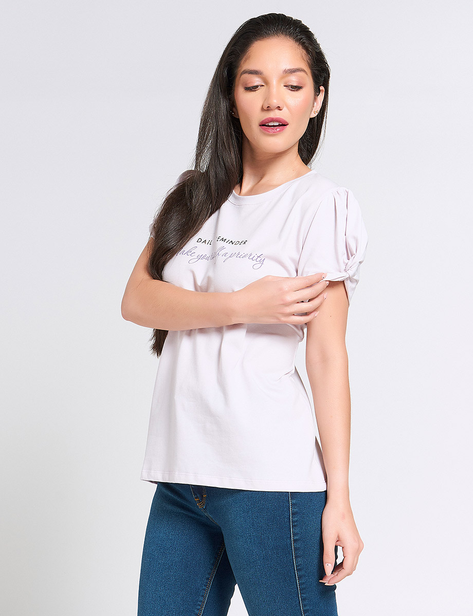 Camiseta Estampada Nudo en Manga
