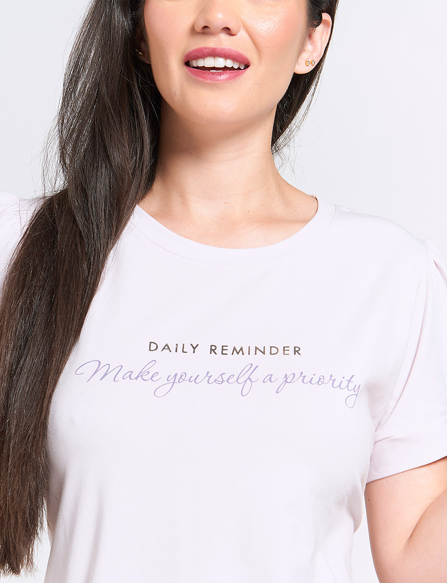 Camiseta Estampada Nudo en Manga