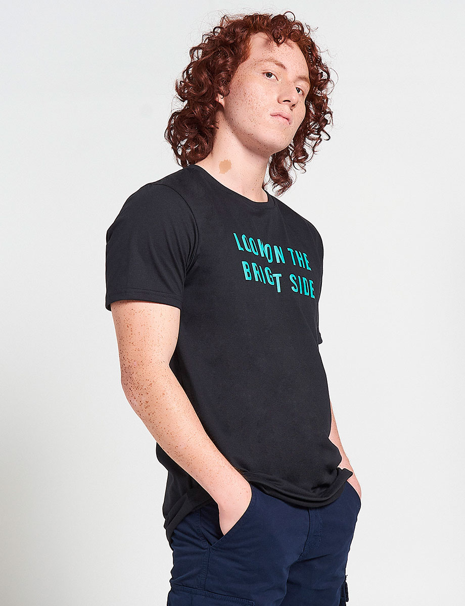 Camiseta Look on the Bright Side Negro