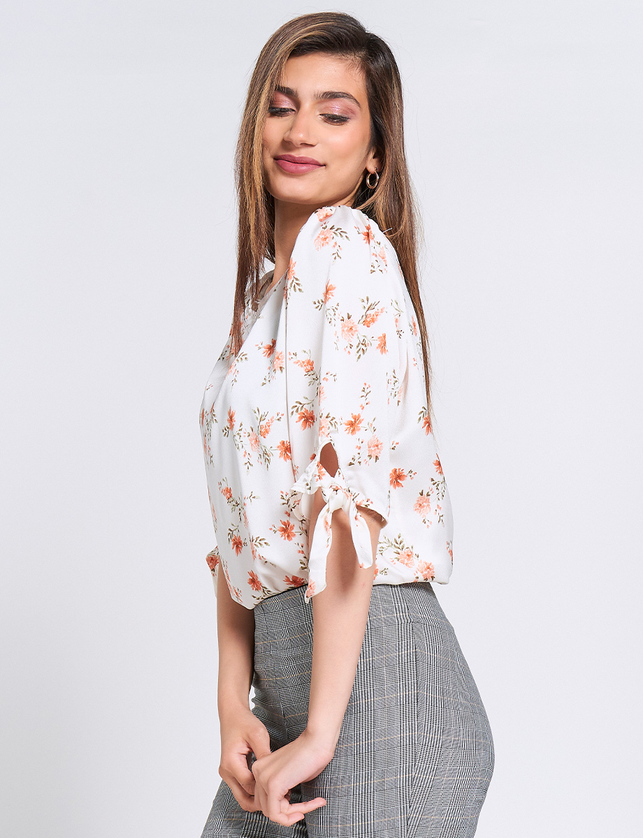 Blusa Estampada Flores Cuello Redondo