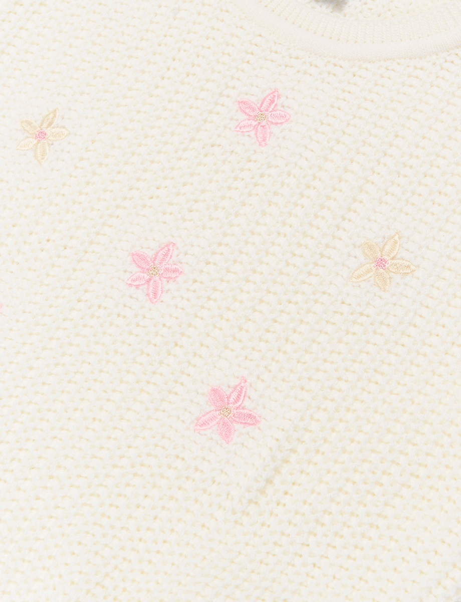 Sweater Tejido con Bordados de Flores