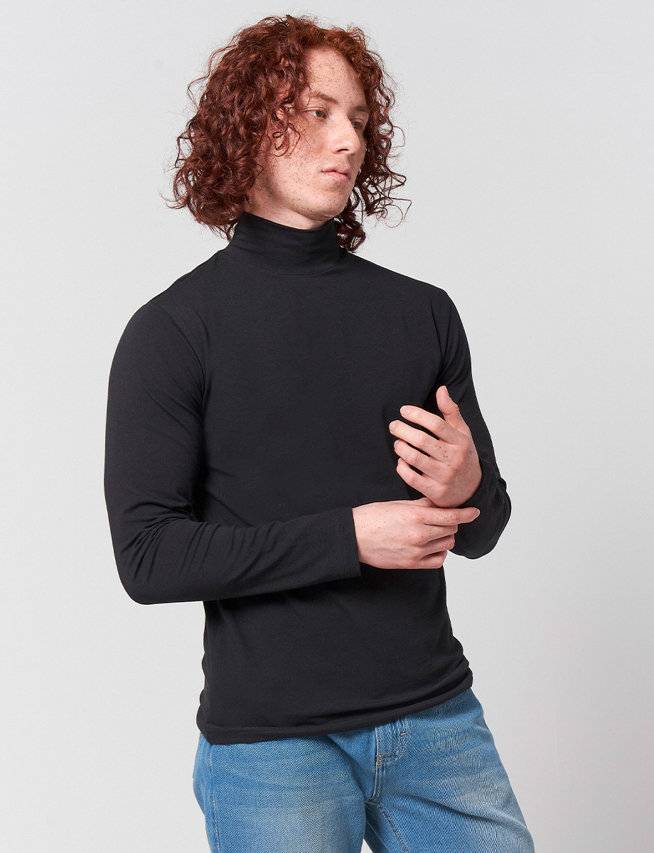 Buzo Cuello Alto Negro