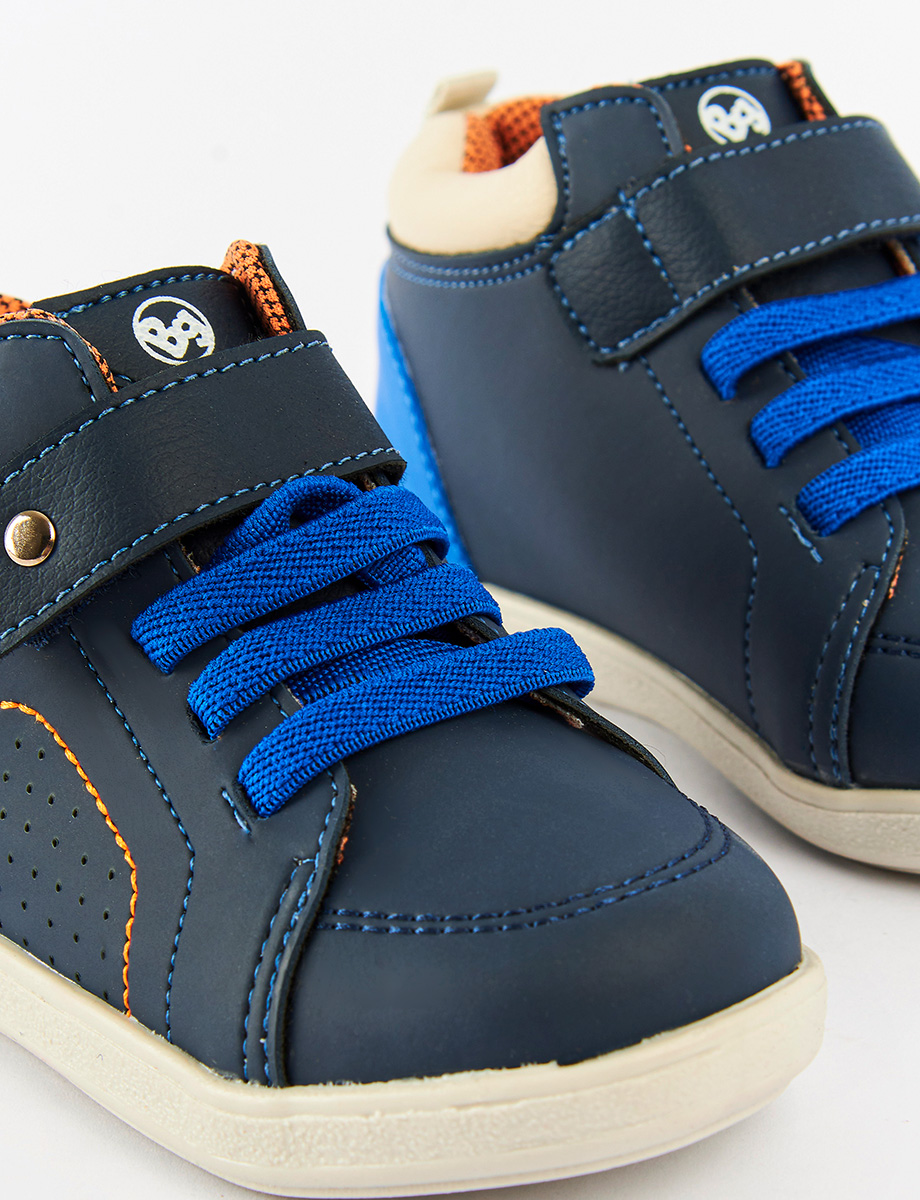 Botín Infantil con Cordones y Botón | Bubble Gummers
