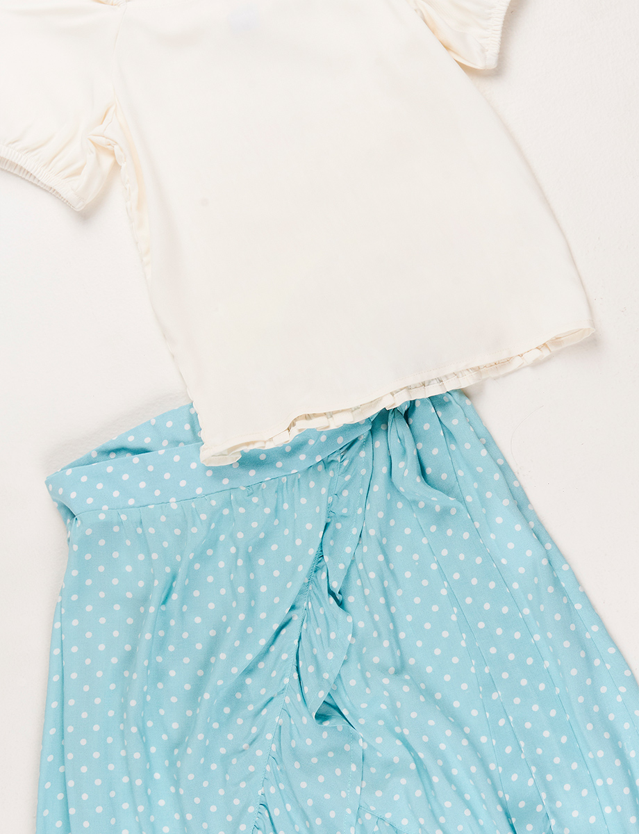 Conjunto Blusa + Falda