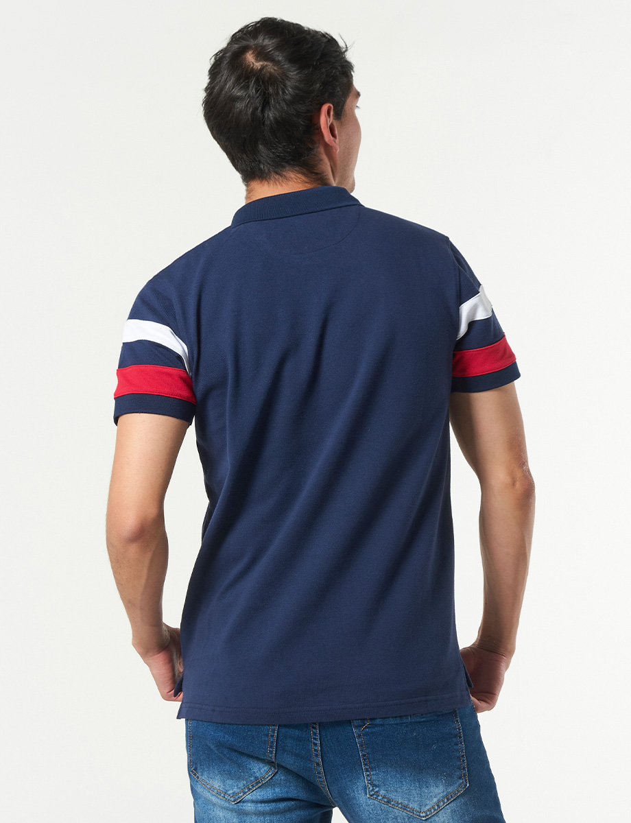 Camiseta Polo Azul con Detalle de Color
