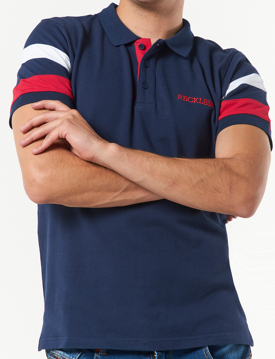 Camiseta Polo Azul con Detalle de Color