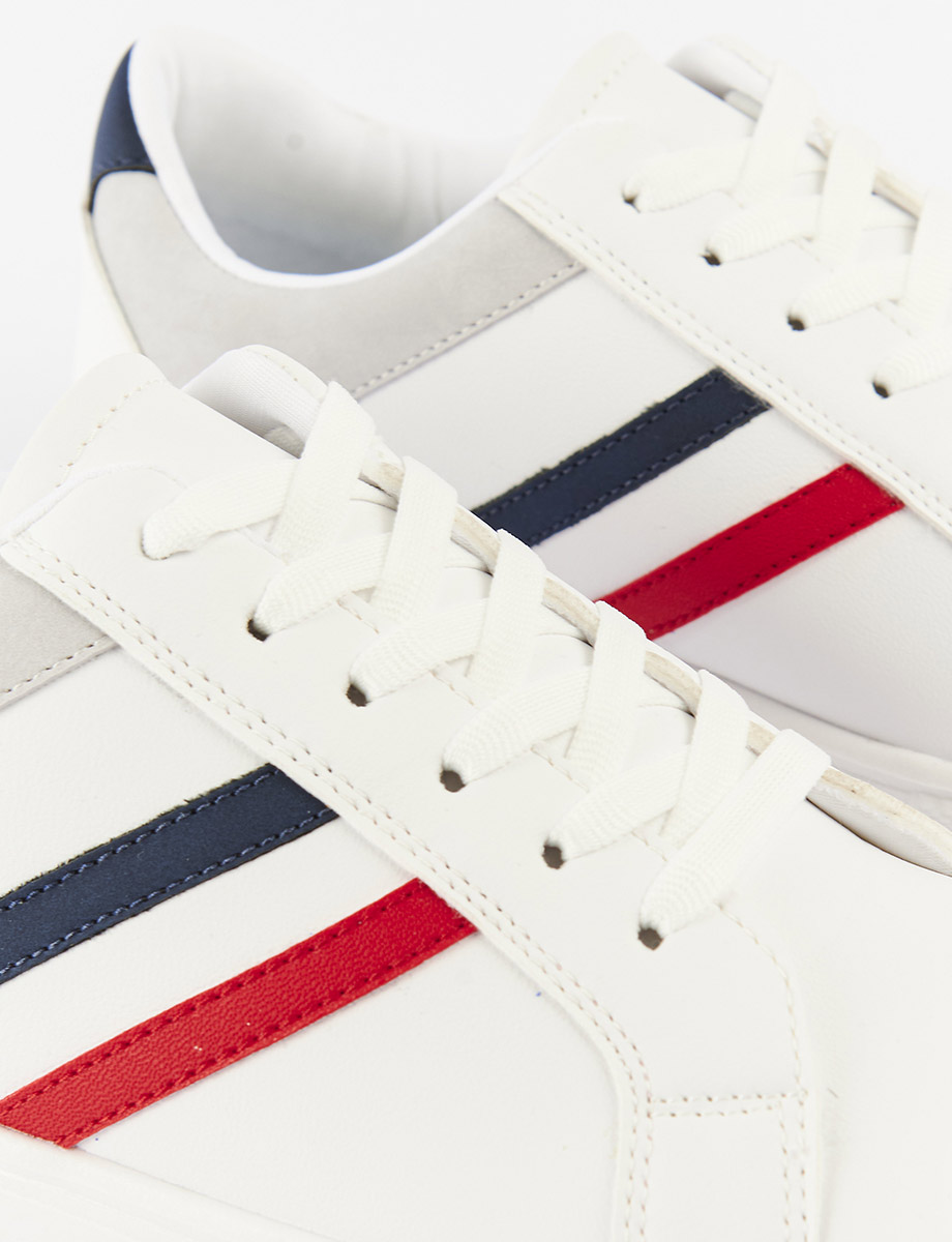 Zapato Blanco con Franjas