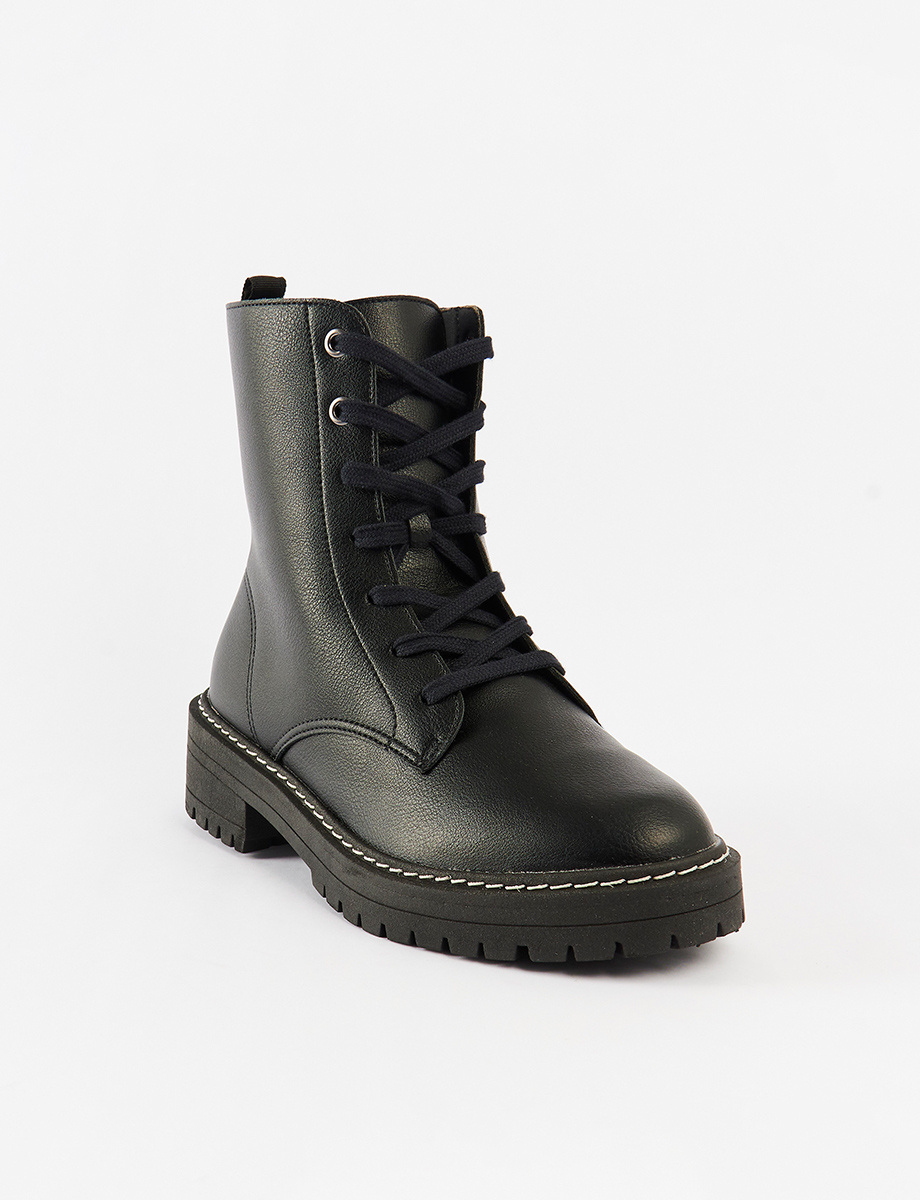 Bota Negra con Cordones