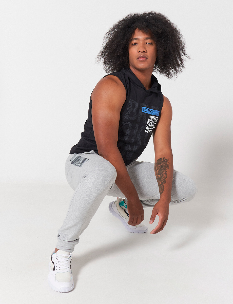 Jogger Gris con Franja de Color