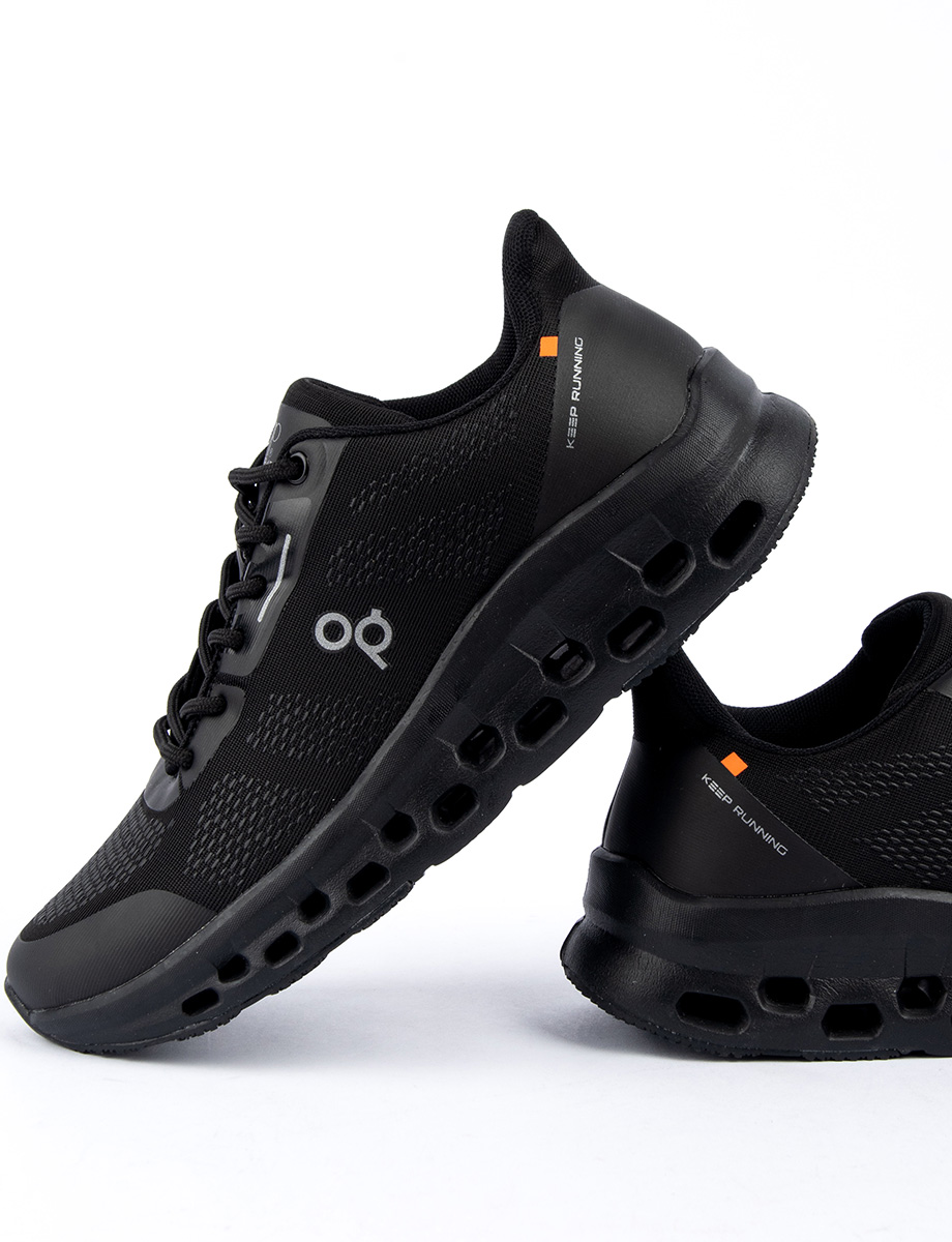 Sneaker Negro con Cordones | OP