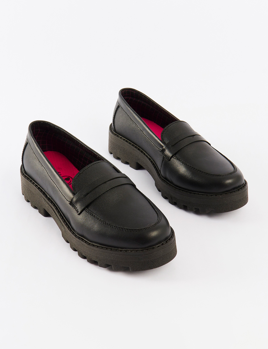 Zapato Mocasín Negro Cerrado