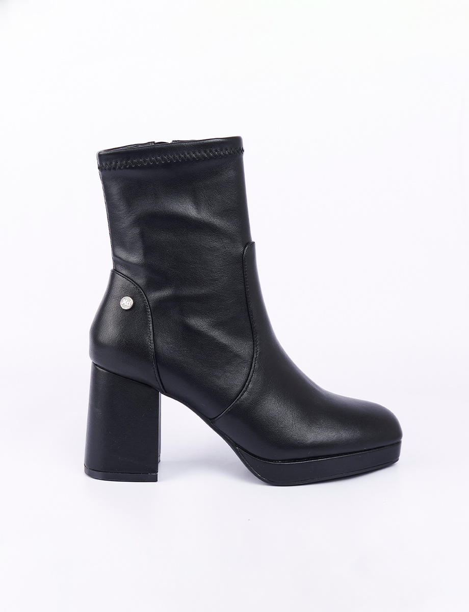 Bota Taco cuadrado Negro