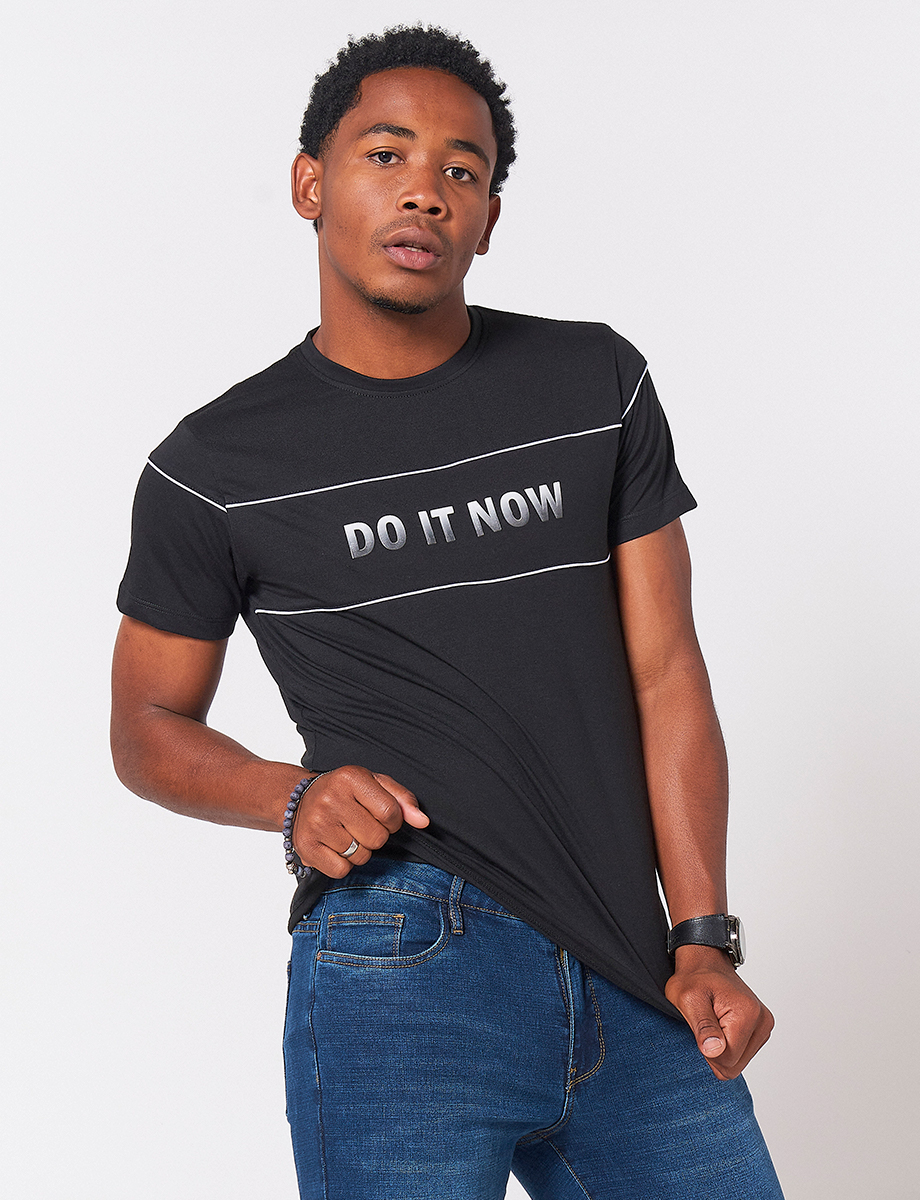 Camiseta Do It Now Negro