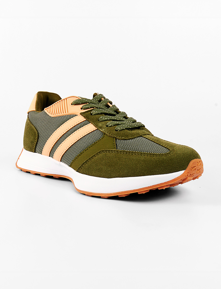 Sneaker con Cordones Verde Oliva