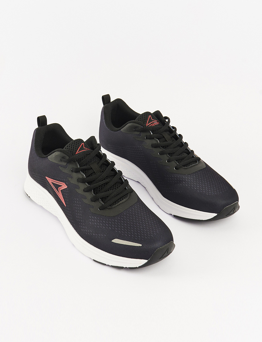 Sneaker Negro con Cordones