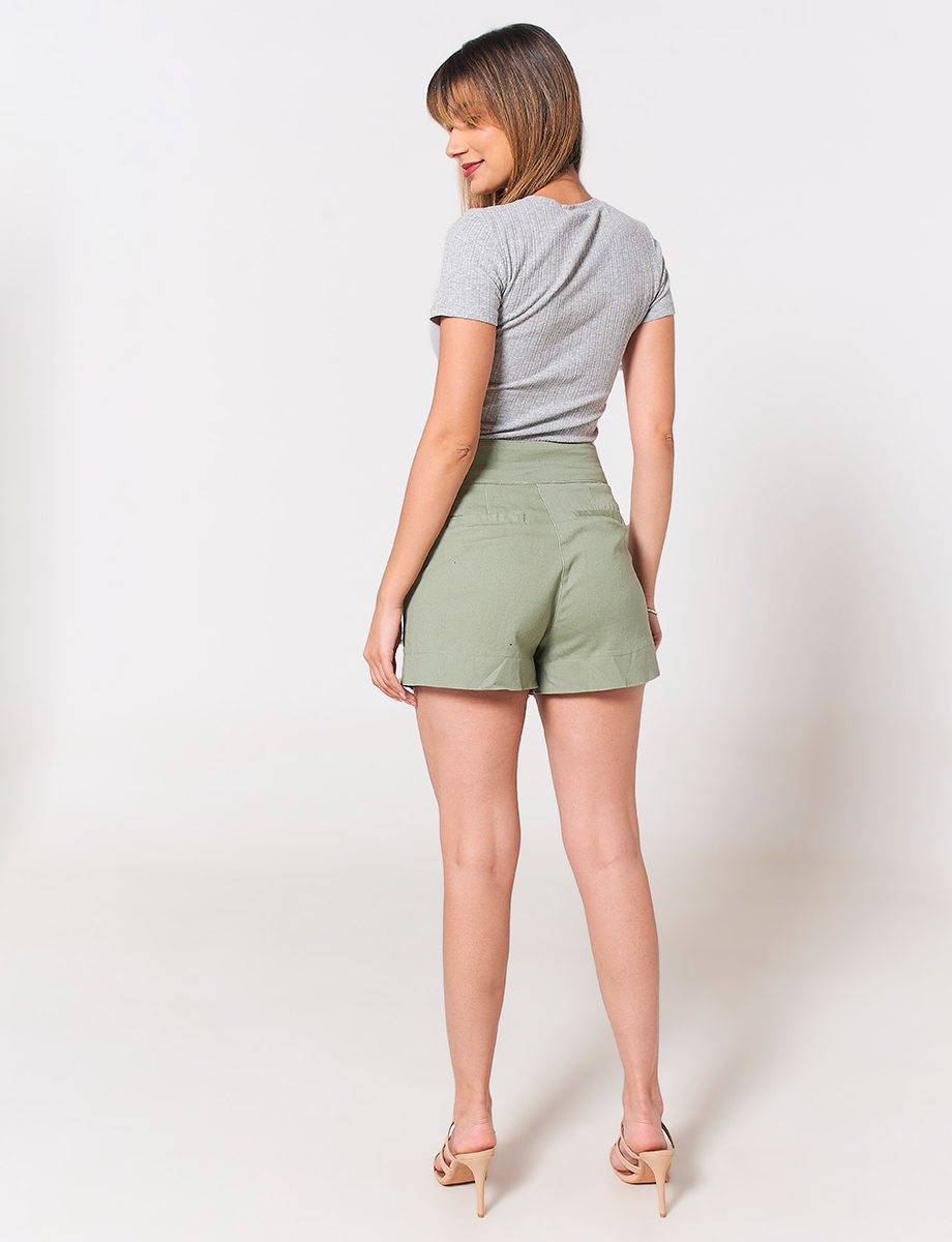 Short con Cinturón Verde Oliva