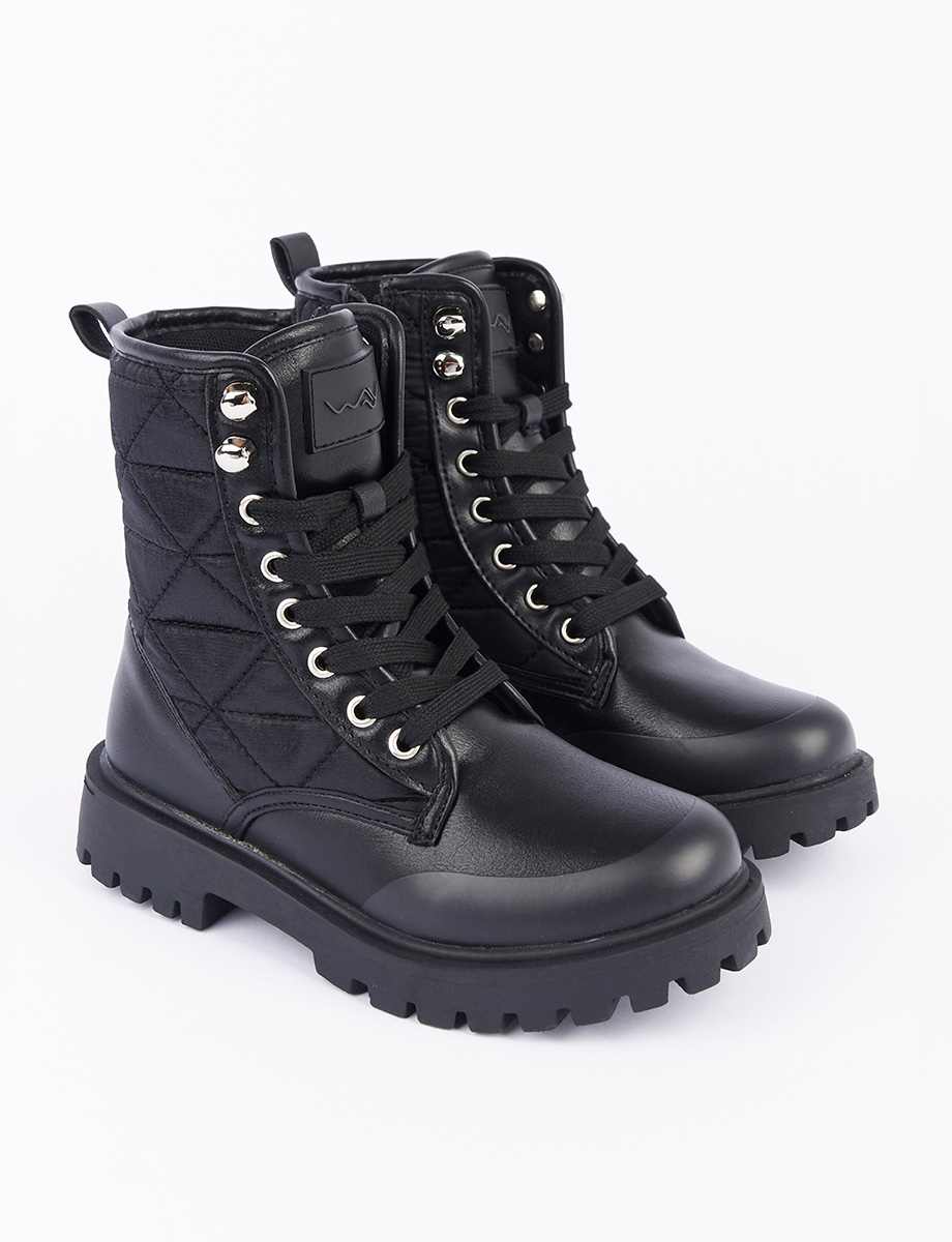 Bota Con Textura Negro