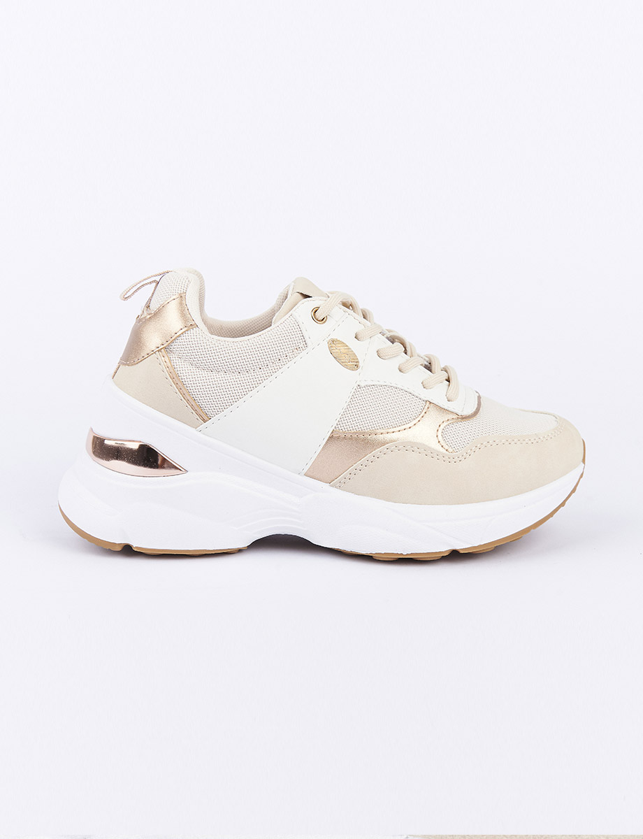 Sneaker Combinado Nude con Cordones