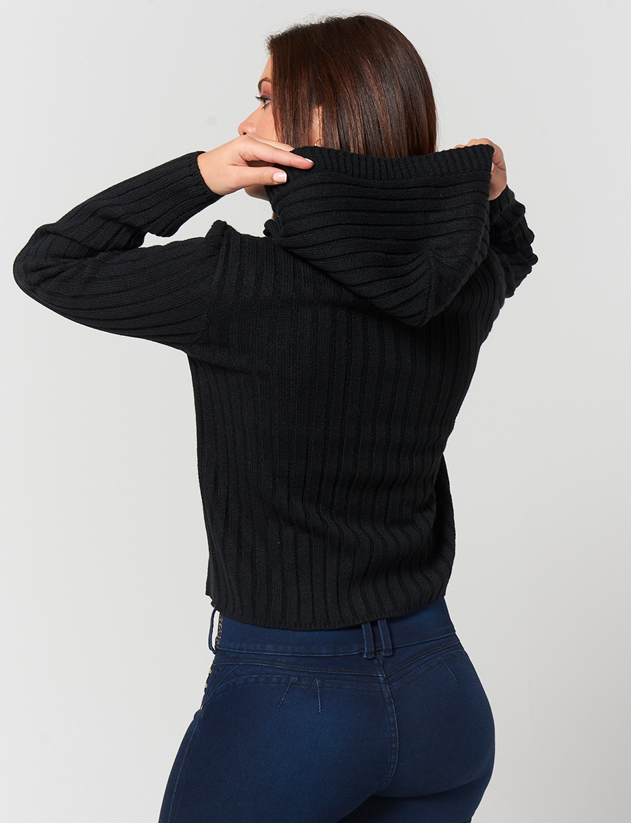 Sweater con Capucha Negra