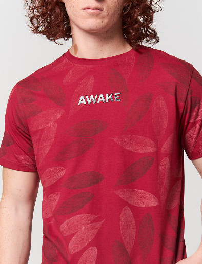 Camiseta Awake Prints Follaje Vino