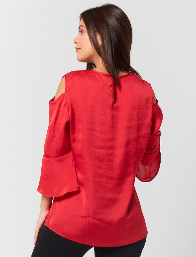 Blusa Roja Clásica