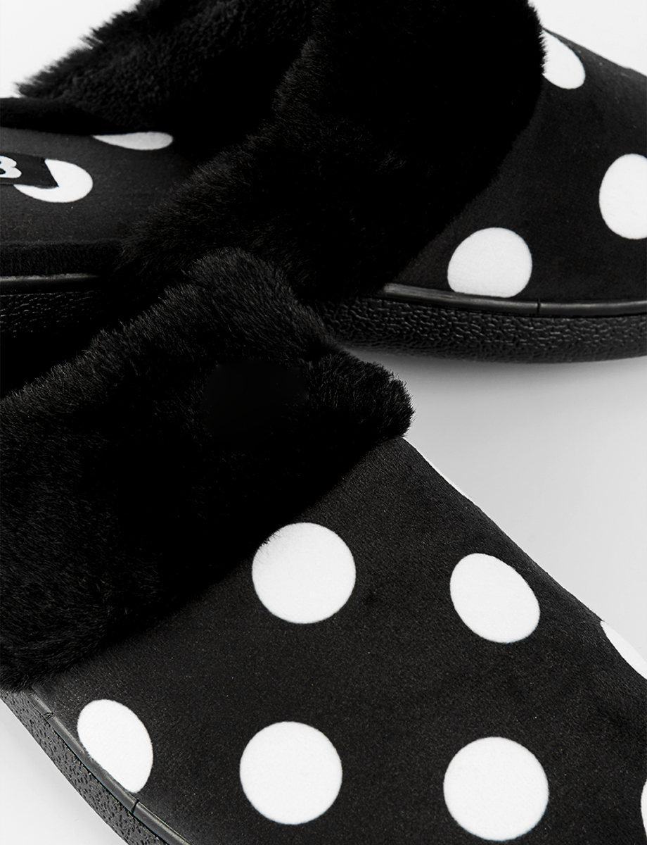 Pantuflas Negras Afelpada