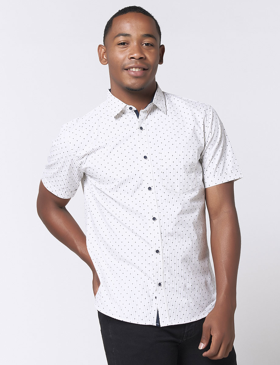 Camisa Prints Figuras Unicolor