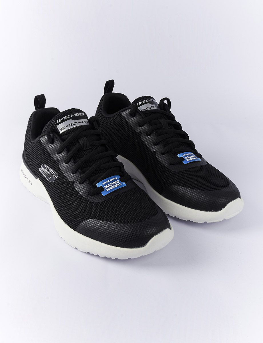 Sneaker Negro con Cordones