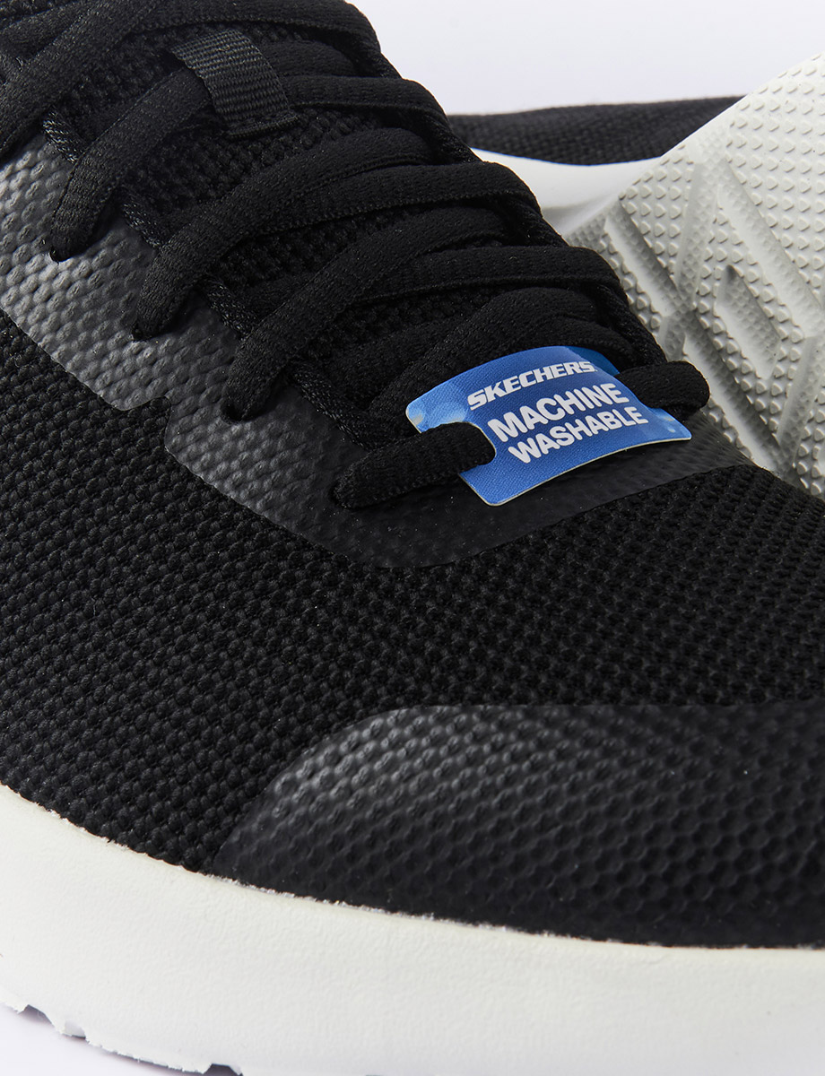 Sneaker Negro con Cordones