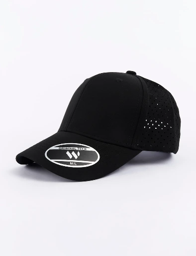 Gorra Negra con Diseño