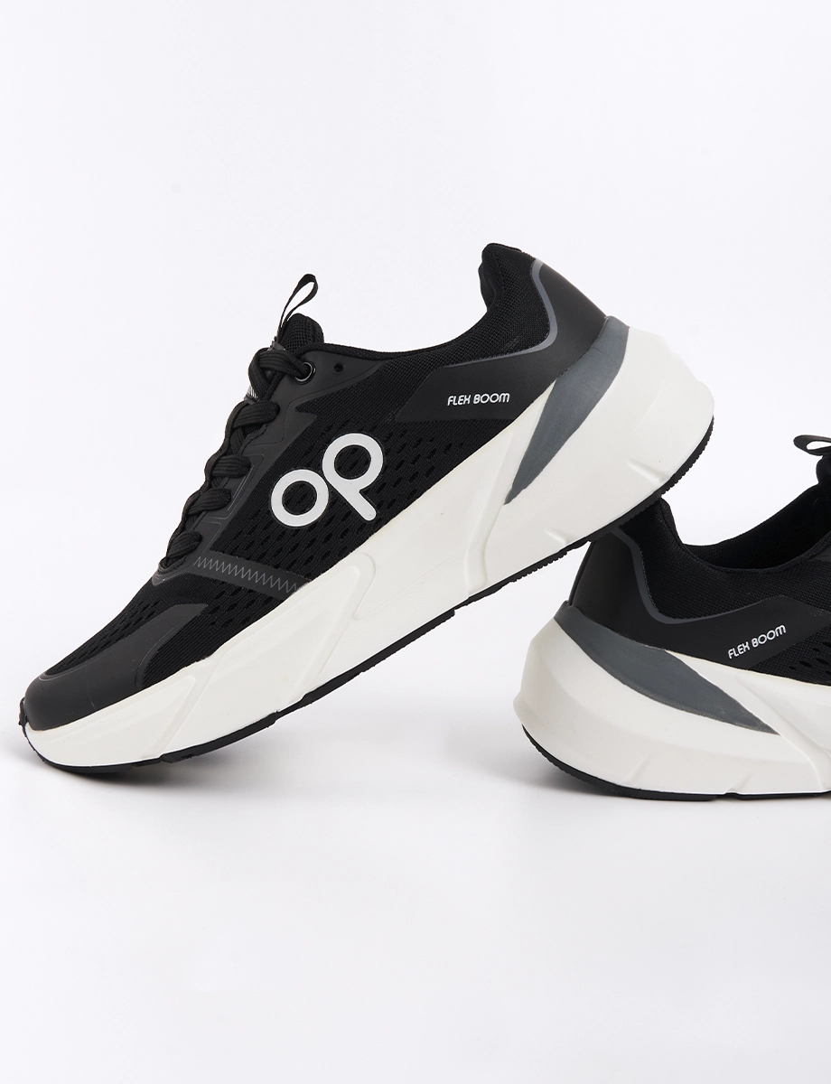 Sneaker con Cordones Negro | OP