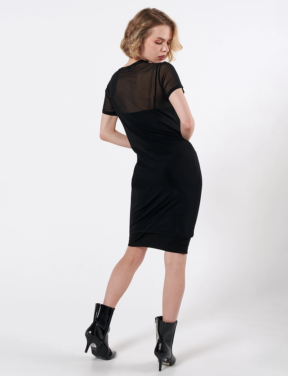 Vestido Corto Negro