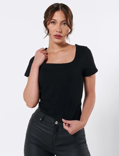 Camiseta Corta Negra