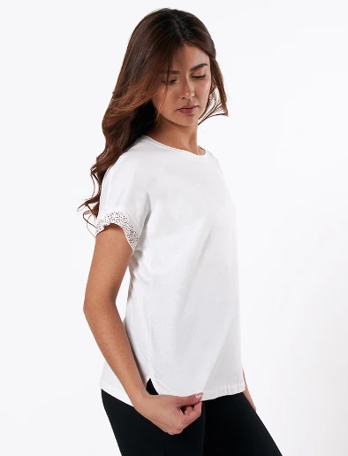 Camiseta Clásica Crudo