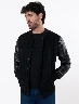 Chaqueta Bomber Negro Hombre – Prenda ligera con aire urbano